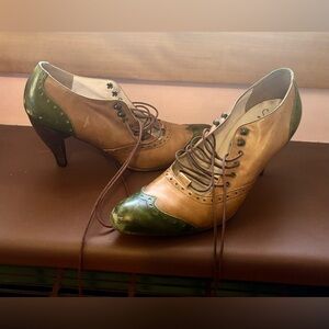 RARE Fluevog Teapots Chamomile Women's Lace-Up Heels
